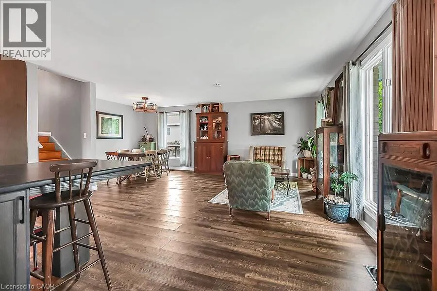 44 RAVINE Crescent