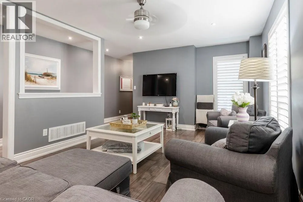 15 BUTTERCUP Crescent