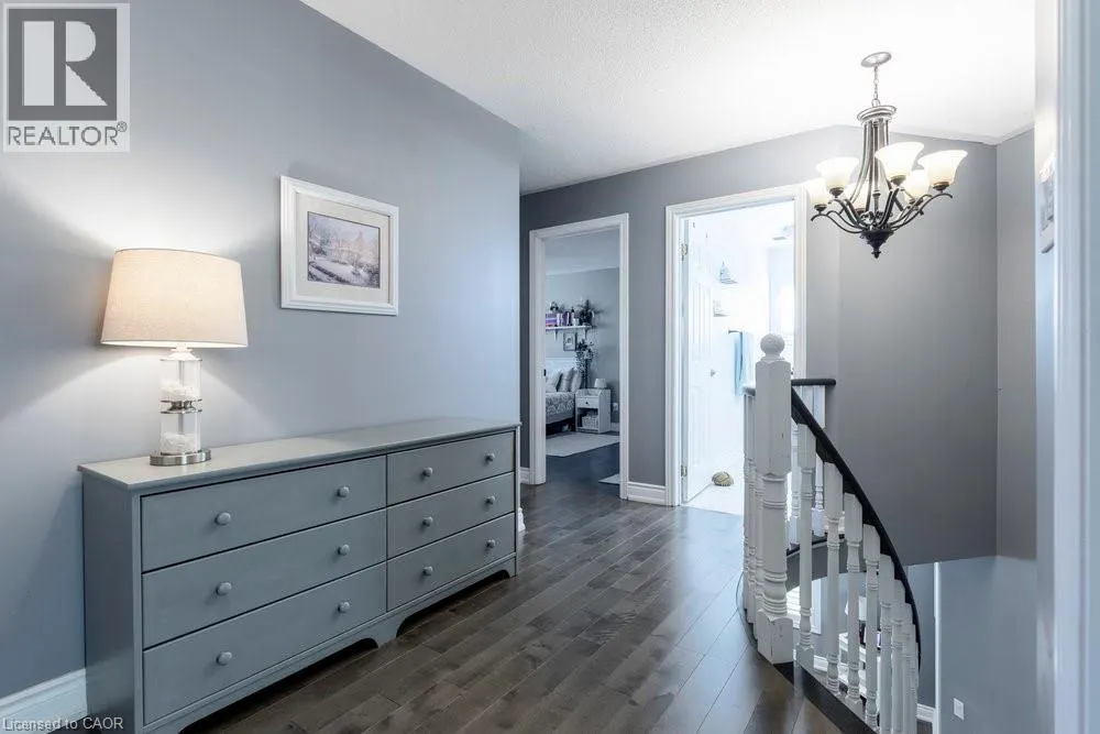 15 BUTTERCUP Crescent