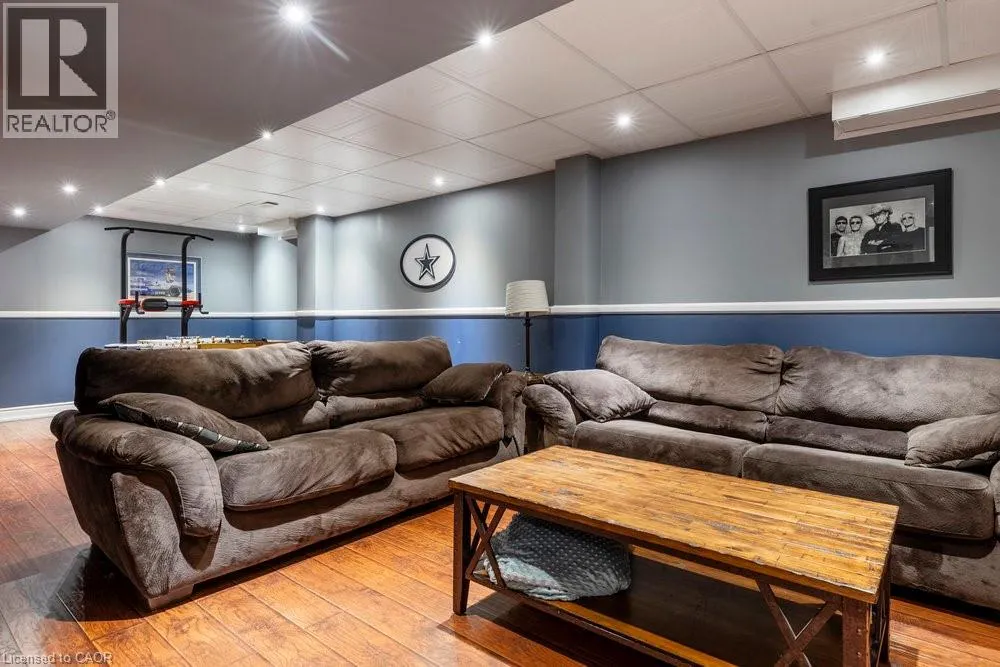 15 BUTTERCUP Crescent