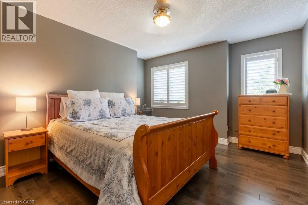 15 BUTTERCUP Crescent