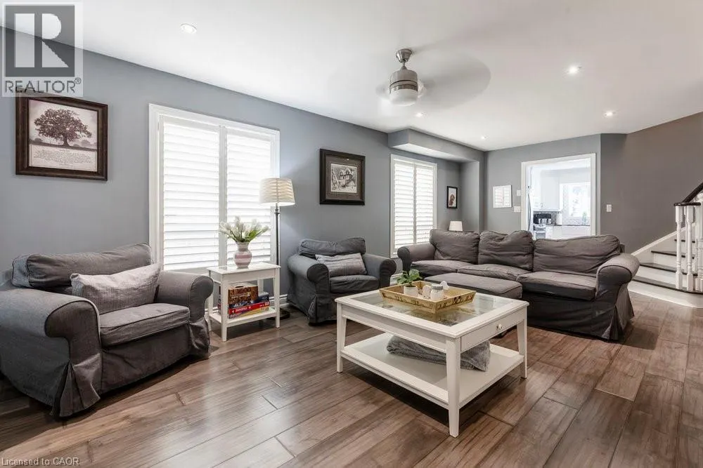 15 BUTTERCUP Crescent