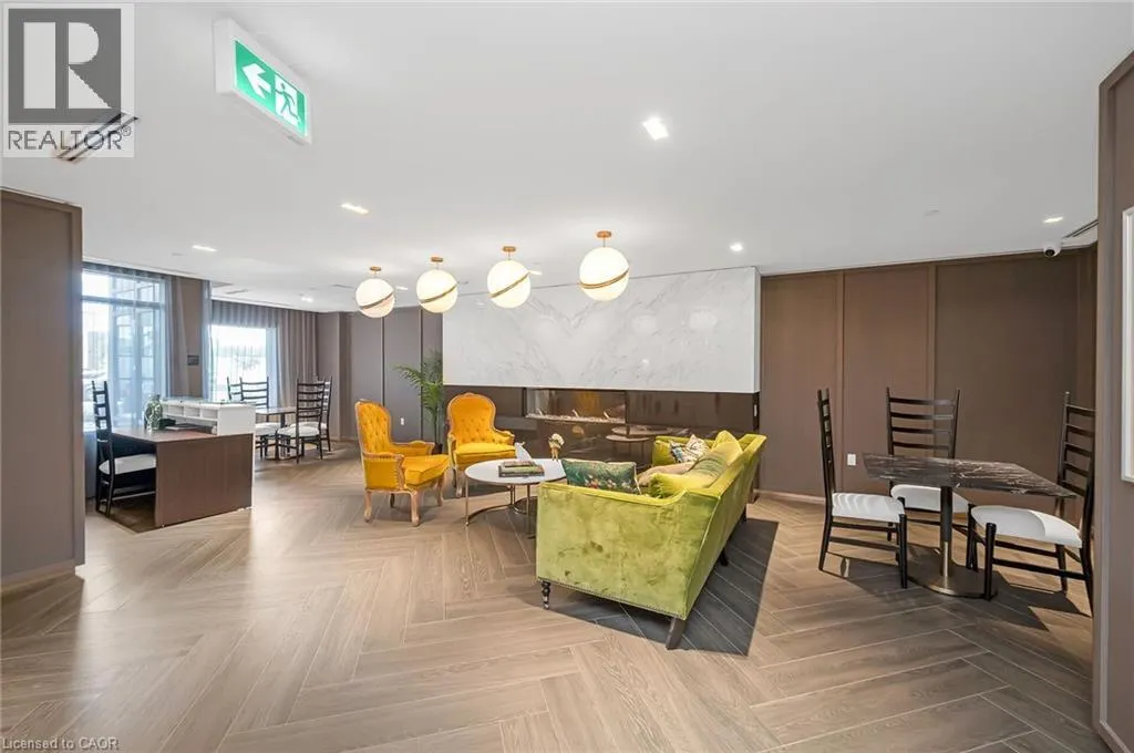 395 DUNDAS Street Unit# 718, #718