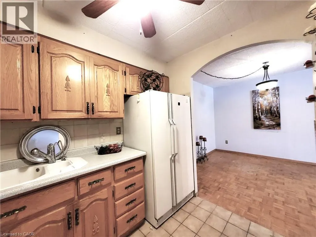 6 WALTON Avenue Unit# 104, #104