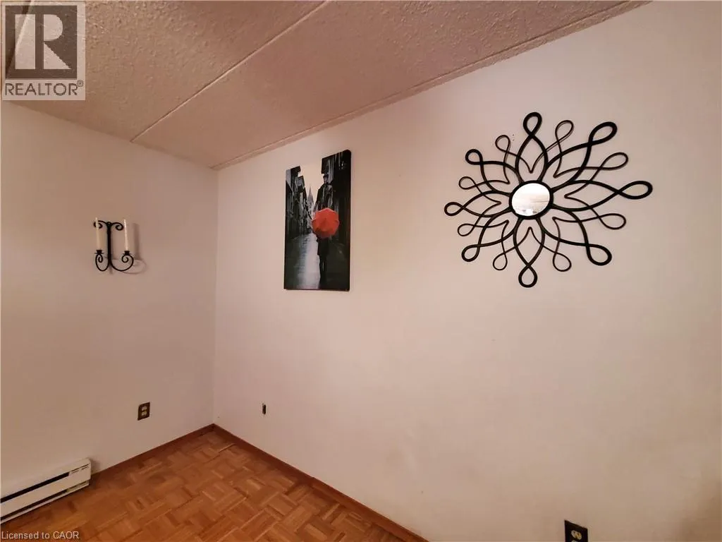 6 WALTON Avenue Unit# 104, #104