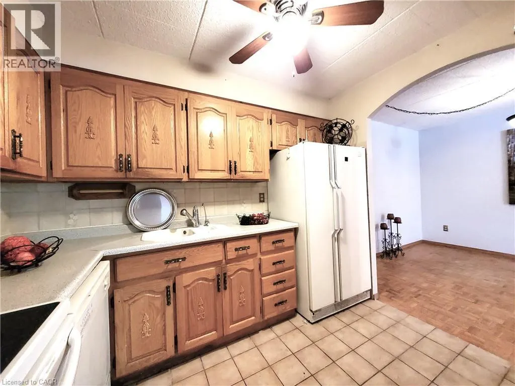 6 WALTON Avenue Unit# 104, #104
