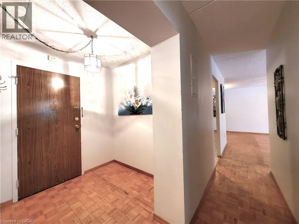 6 WALTON Avenue Unit# 104, #104