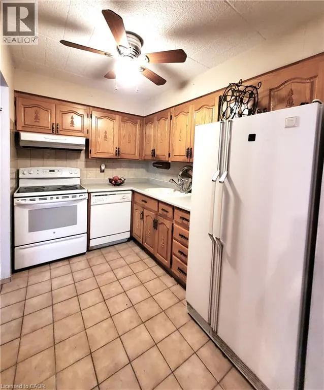 6 WALTON Avenue Unit# 104, #104