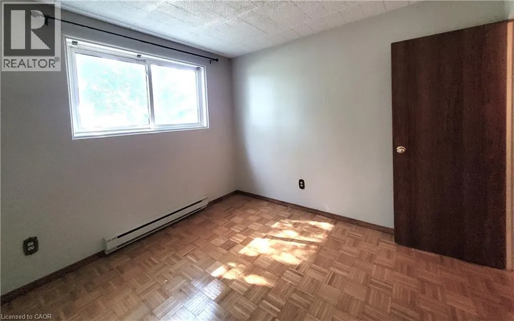 6 WALTON Avenue Unit# 104, #104