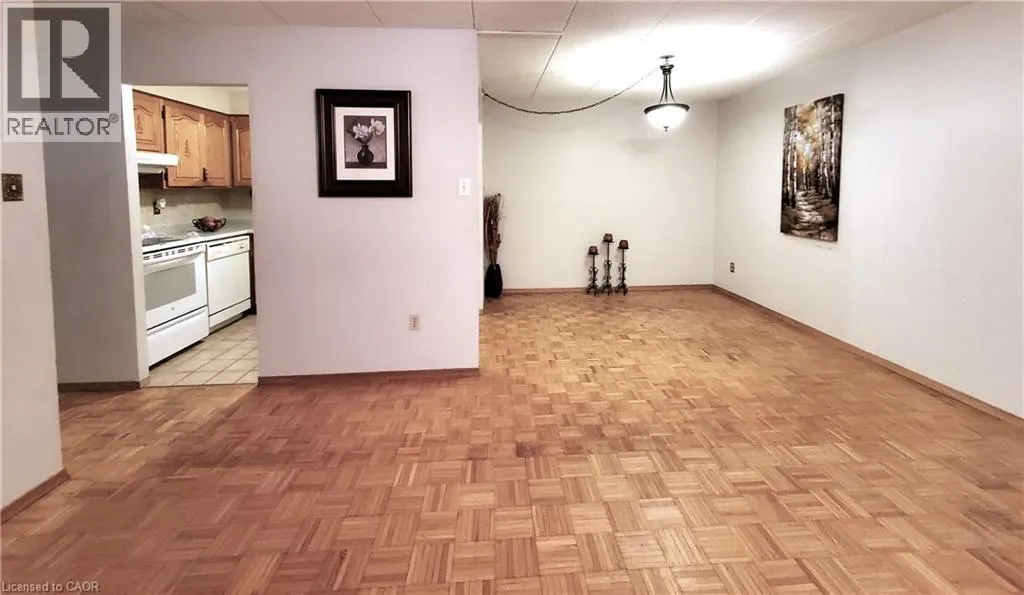 6 WALTON Avenue Unit# 104, #104