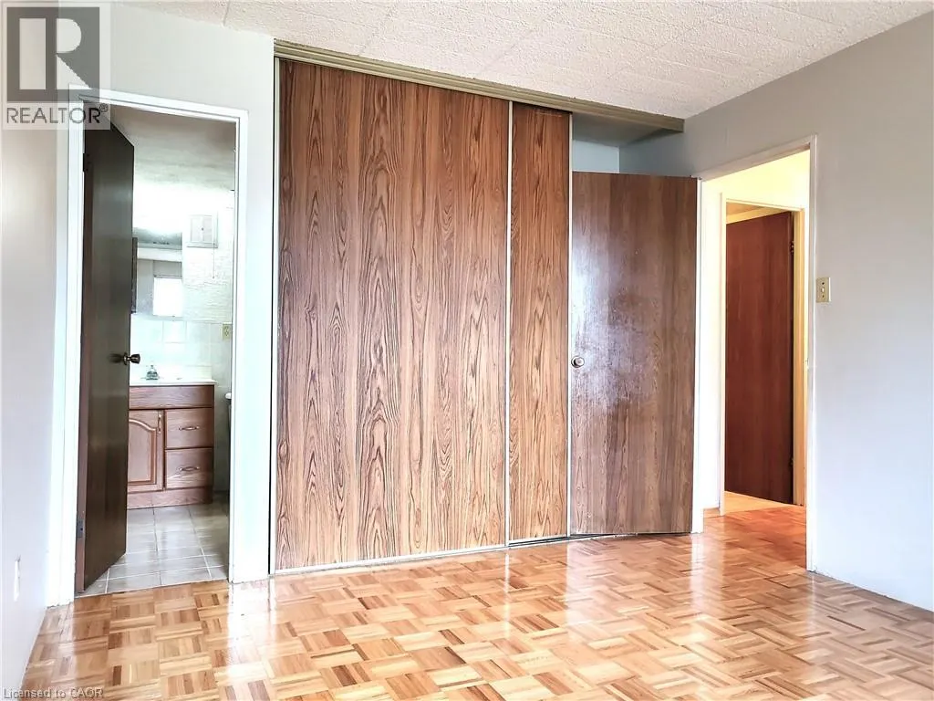 6 WALTON Avenue Unit# 104, #104