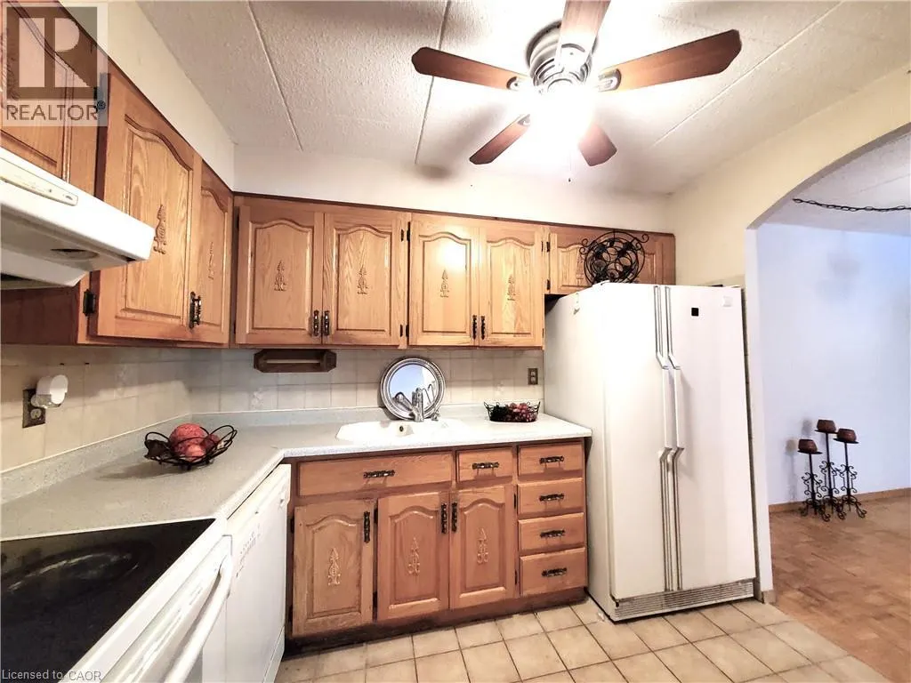 6 WALTON Avenue Unit# 104, #104