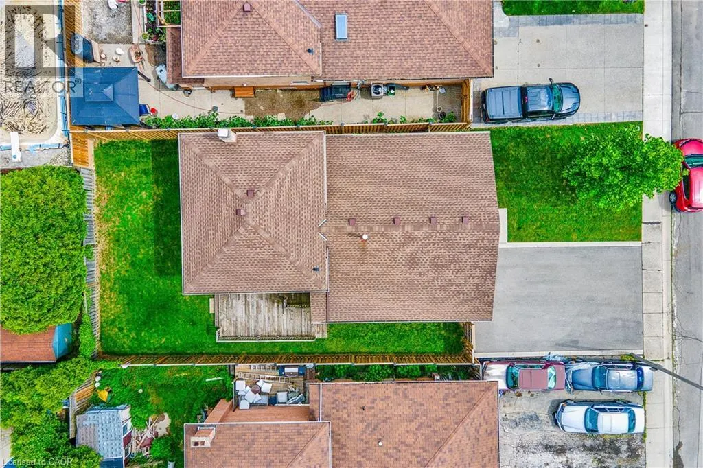 9 VALANNA Court
