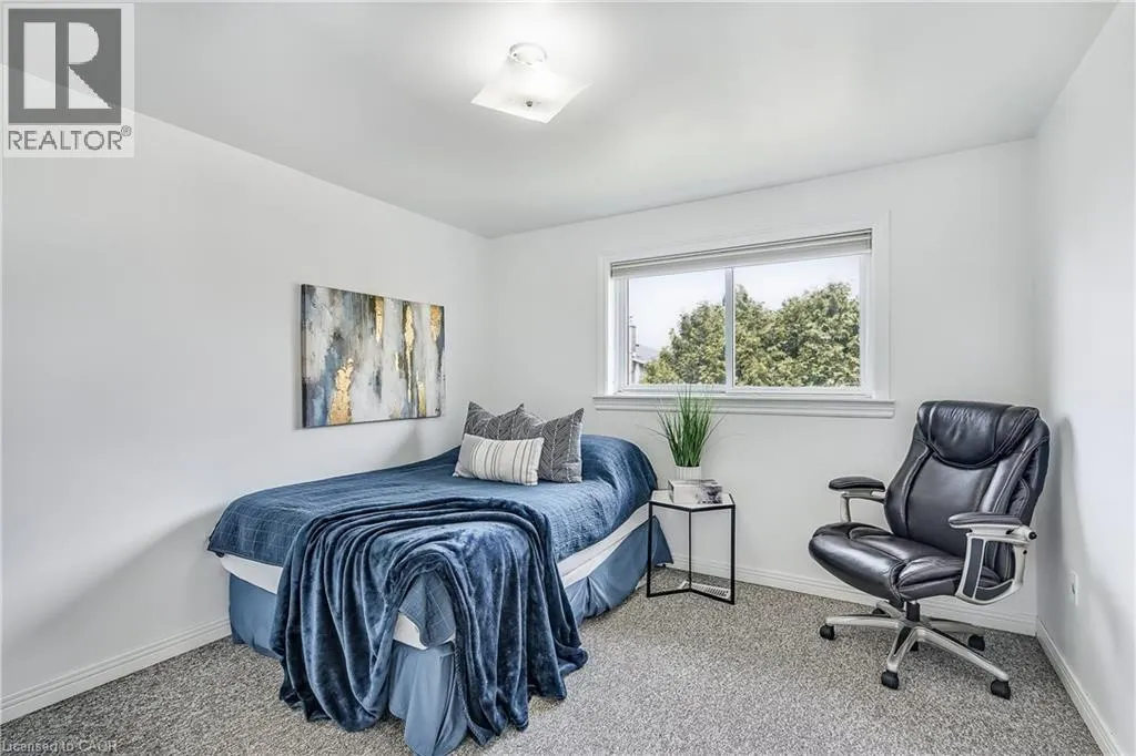 9 VALANNA Court