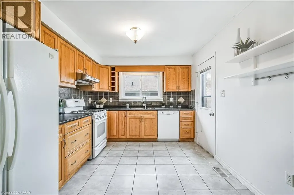 9 VALANNA Court