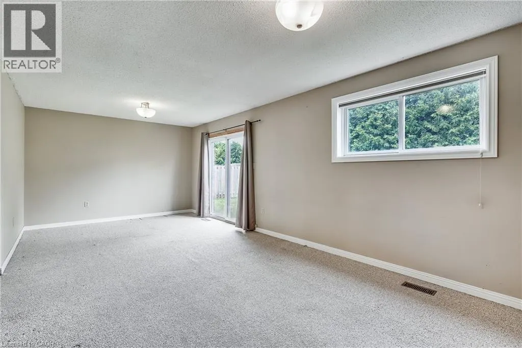 9 VALANNA Court