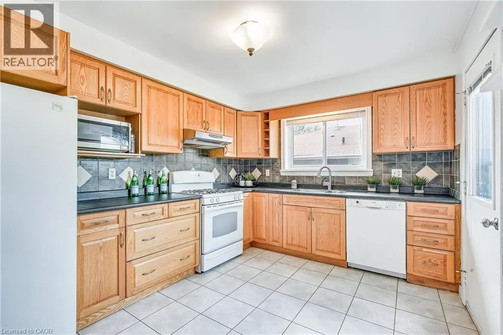 9 VALANNA Court