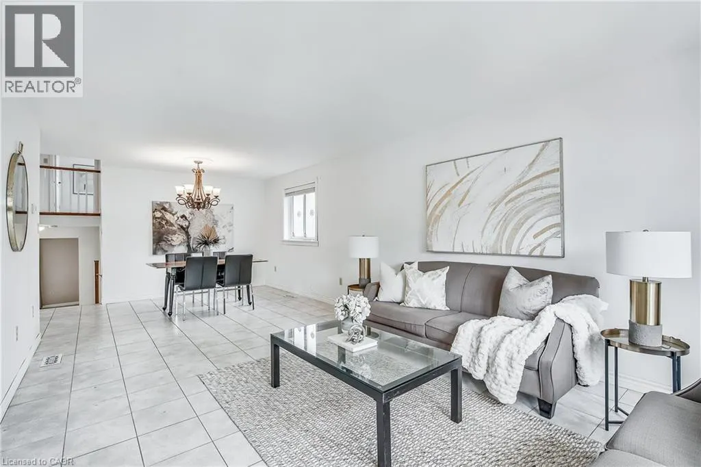 9 VALANNA Court
