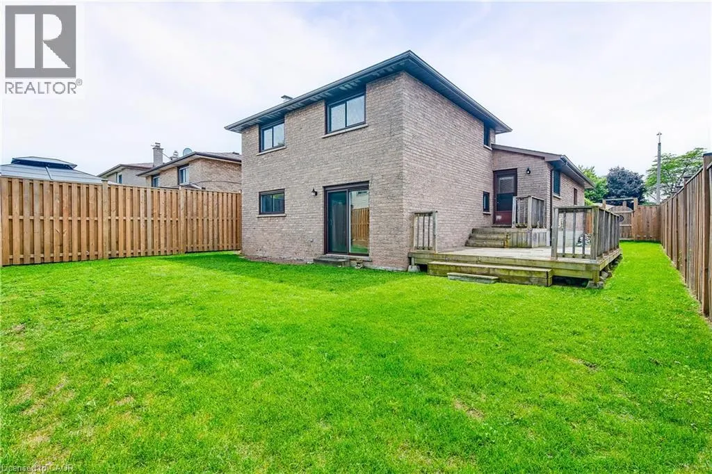 9 VALANNA Court
