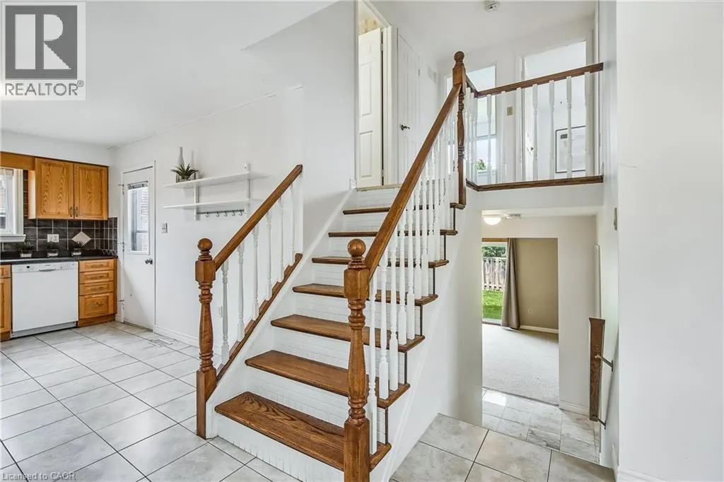 9 VALANNA Court
