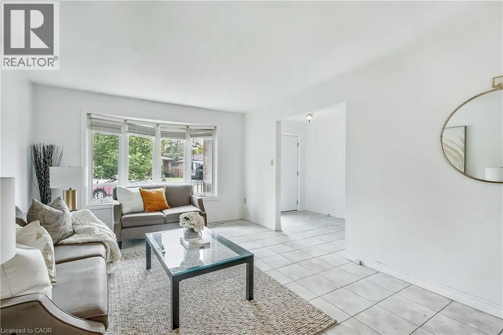 9 VALANNA Court