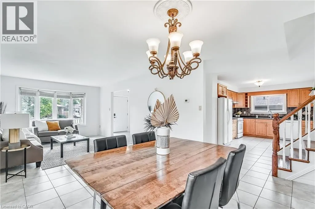 9 VALANNA Court