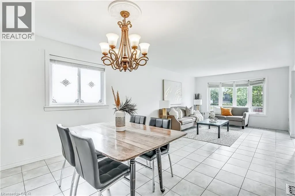 9 VALANNA Court
