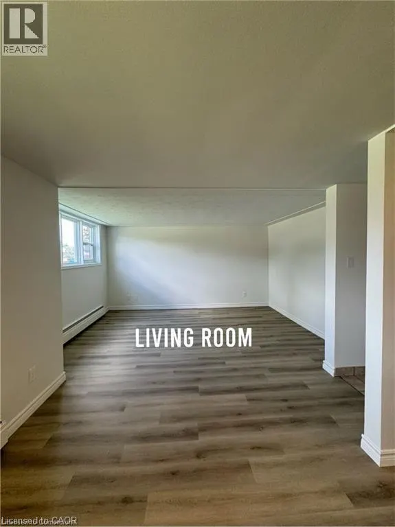 6 ELMSDALE Drive Unit# 1, #1
