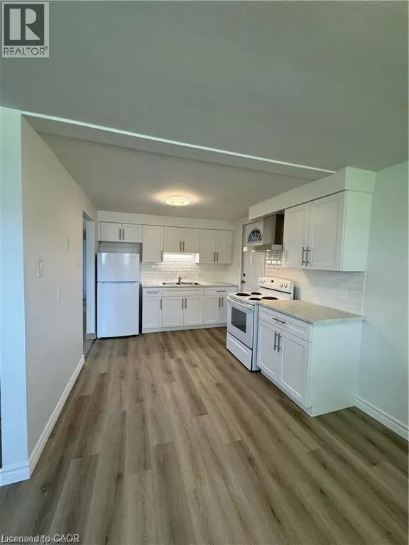 6 ELMSDALE Drive Unit# 1, #1