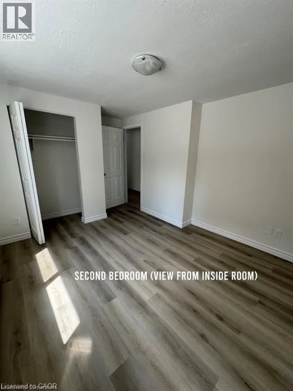 6 ELMSDALE Drive Unit# 1, #1