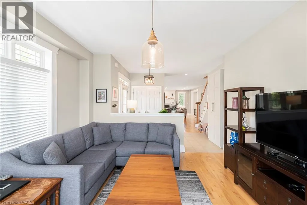3 COPPERHILL Court