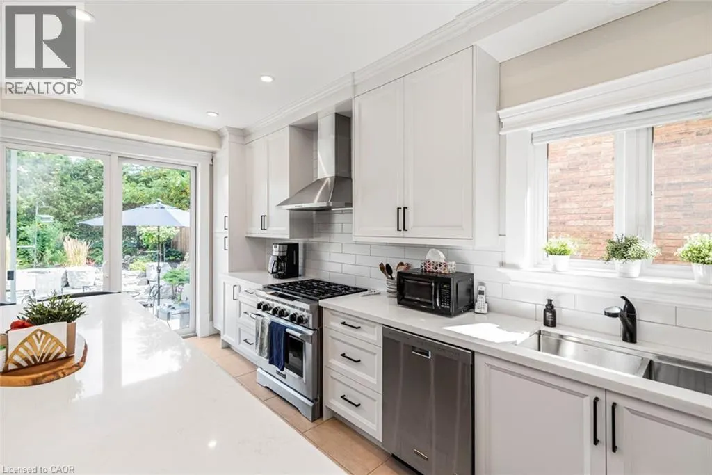 3 COPPERHILL Court