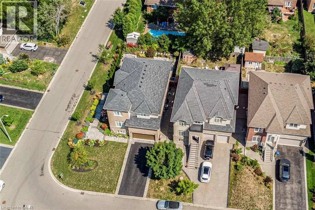 3 COPPERHILL Court