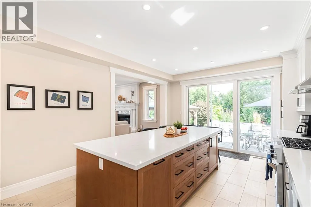 3 COPPERHILL Court
