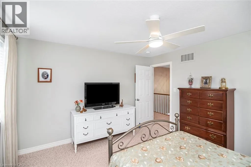 3 COPPERHILL Court