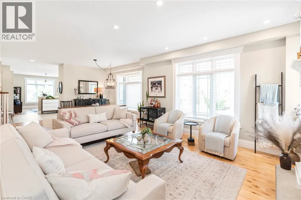 3 COPPERHILL Court