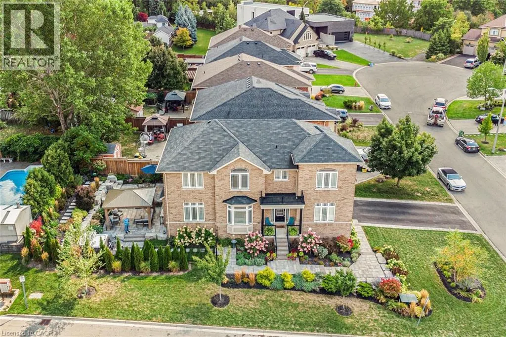 3 COPPERHILL Court
