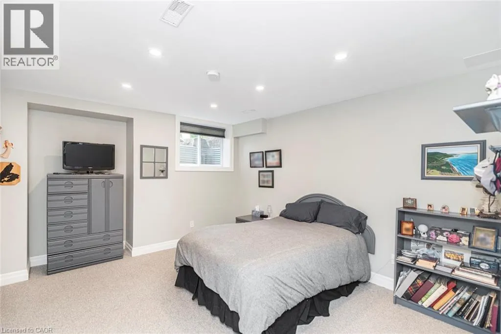 3 COPPERHILL Court