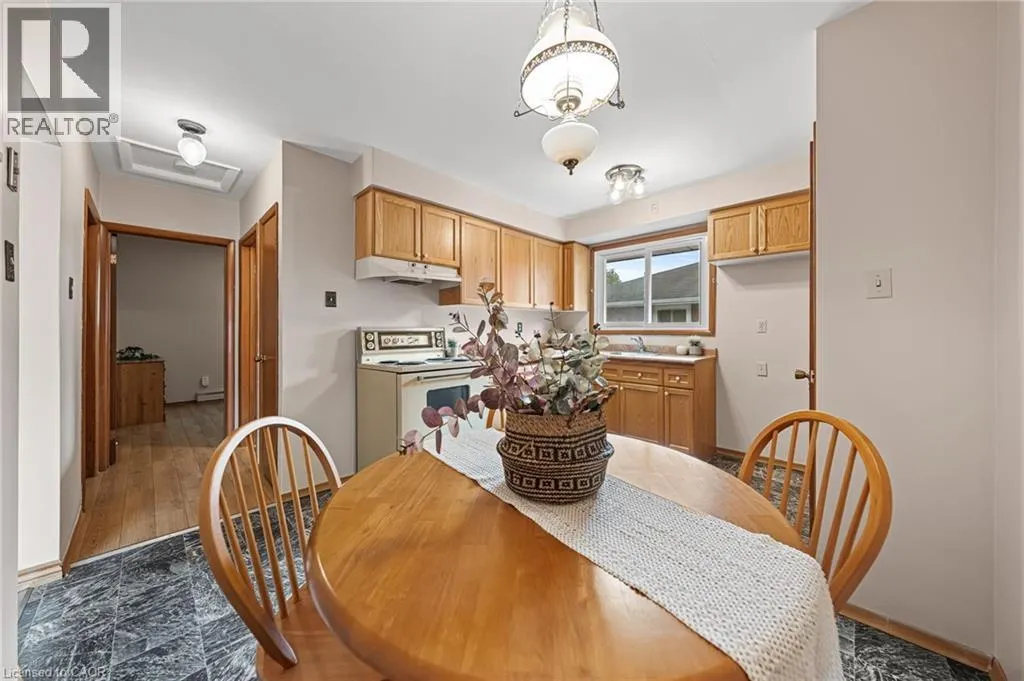 55 LAURIS Avenue
