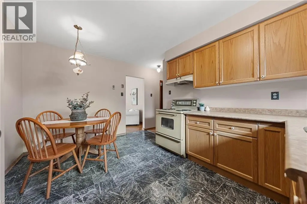 55 LAURIS Avenue