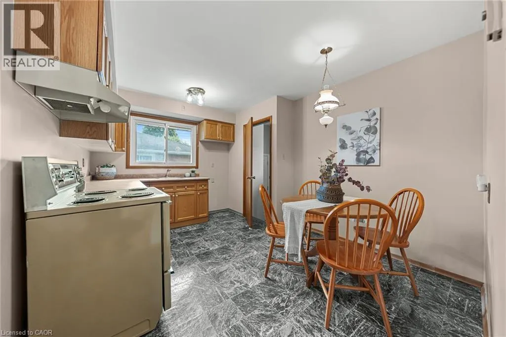 55 LAURIS Avenue