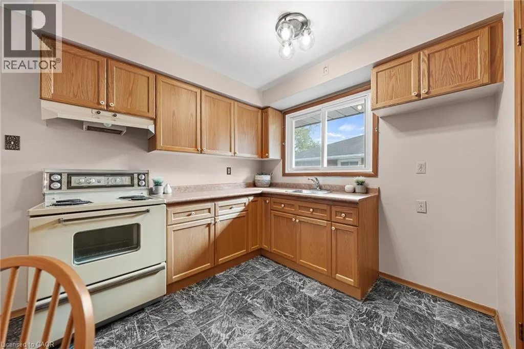 55 LAURIS Avenue