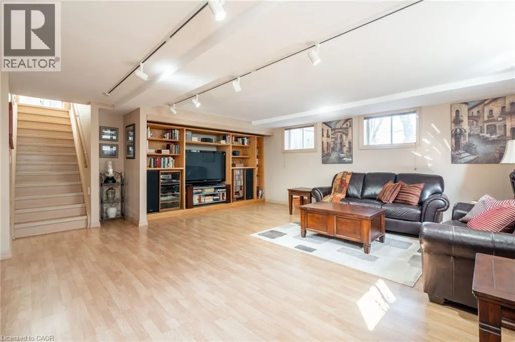 50 HENLEY Drive