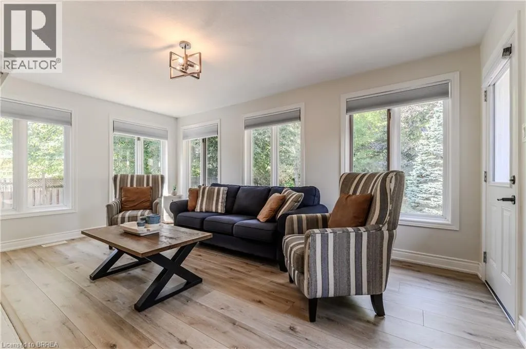 5 NEWPORT Lane