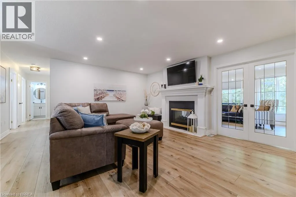 5 NEWPORT Lane