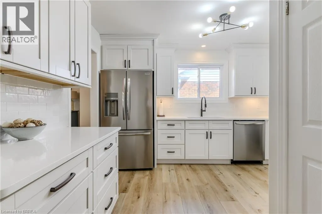 5 NEWPORT Lane