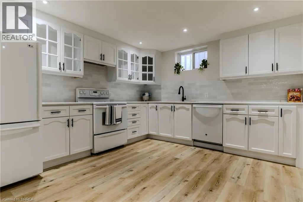 5 NEWPORT Lane