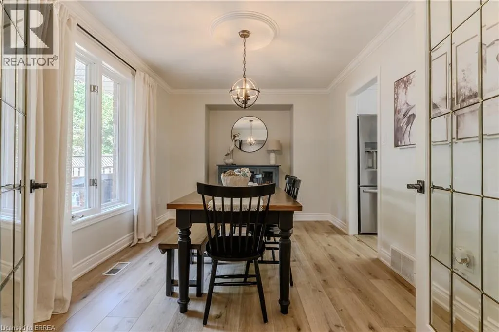 5 NEWPORT Lane