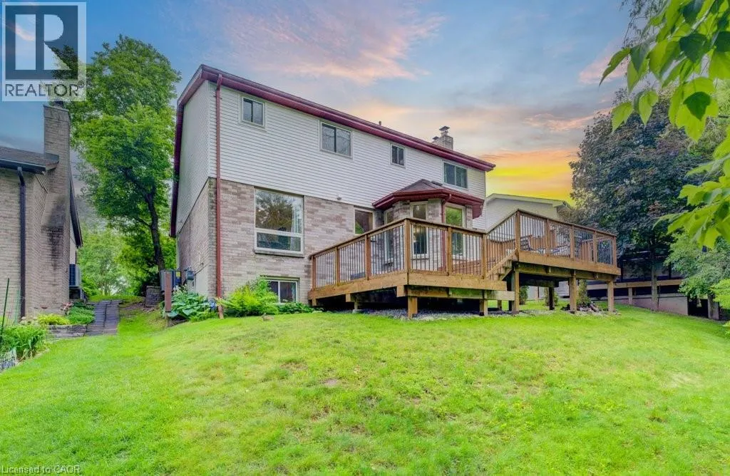 33 MANITOULIN Crescent