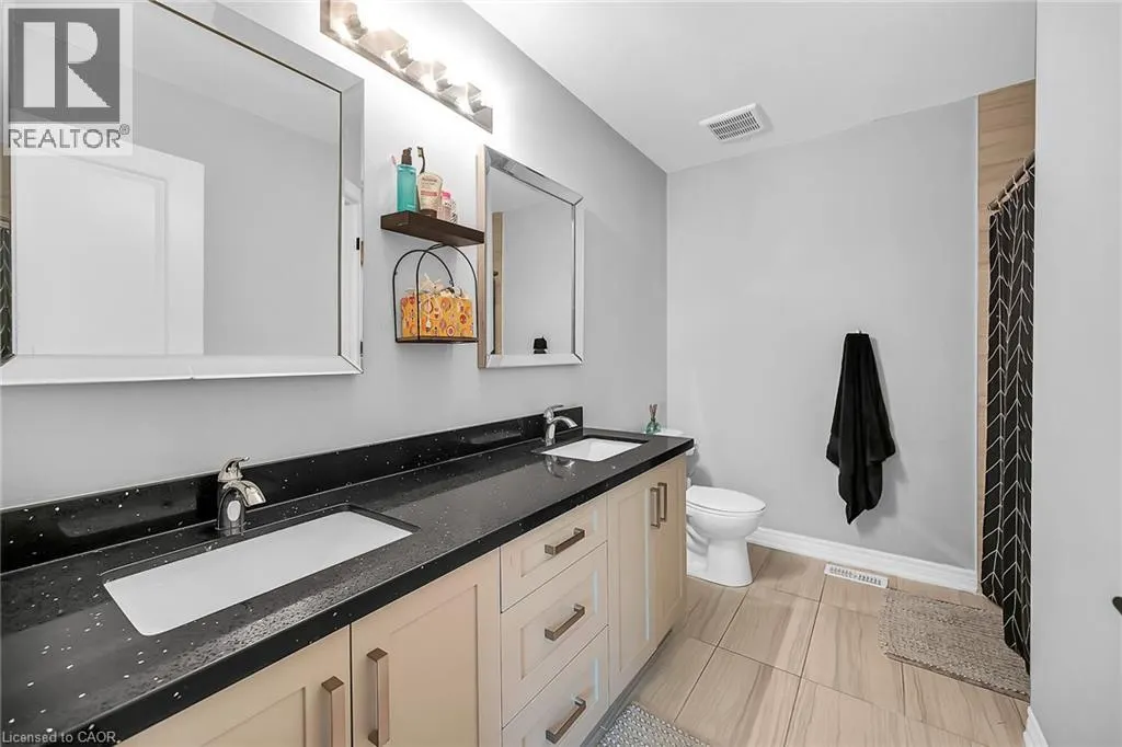 120 VINEBERG Drive Unit# 4, #4